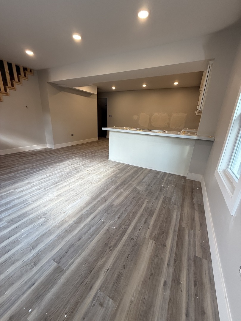 16901 Crane Avenue Property Photo 4