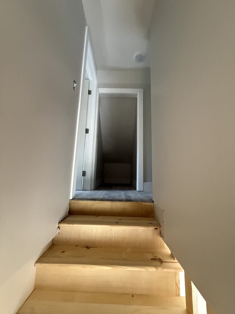 16901 Crane Avenue Property Photo 14