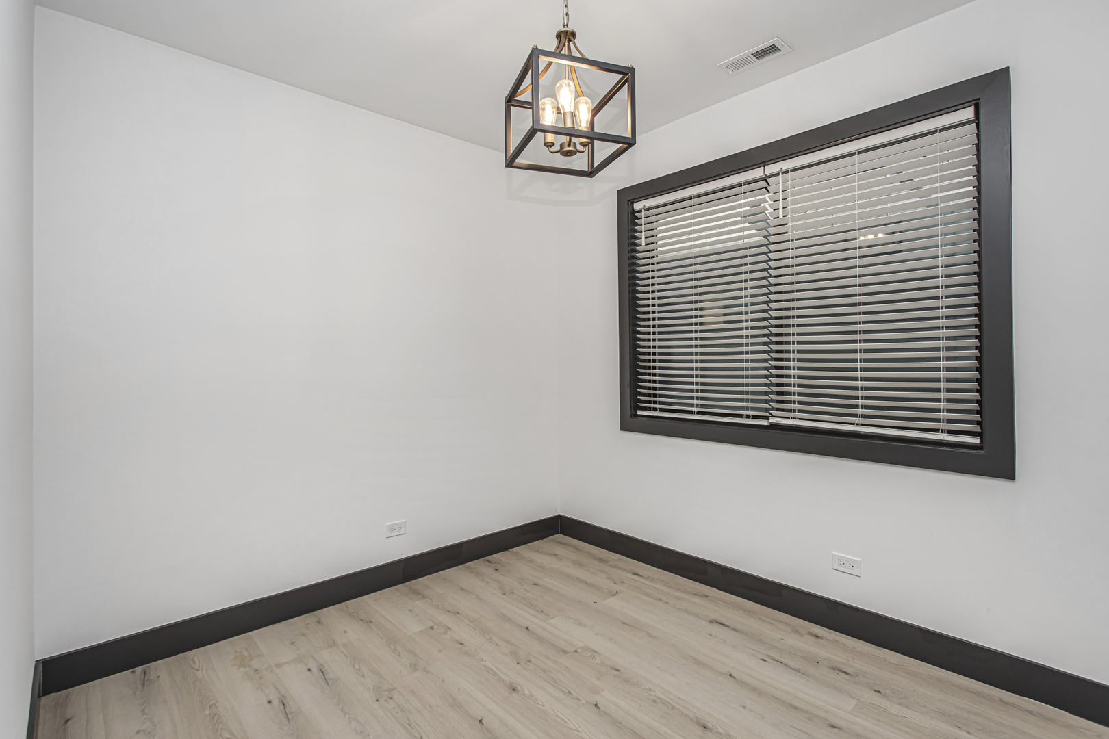 6500 S Ingleside Avenue 3 Property Photo 11
