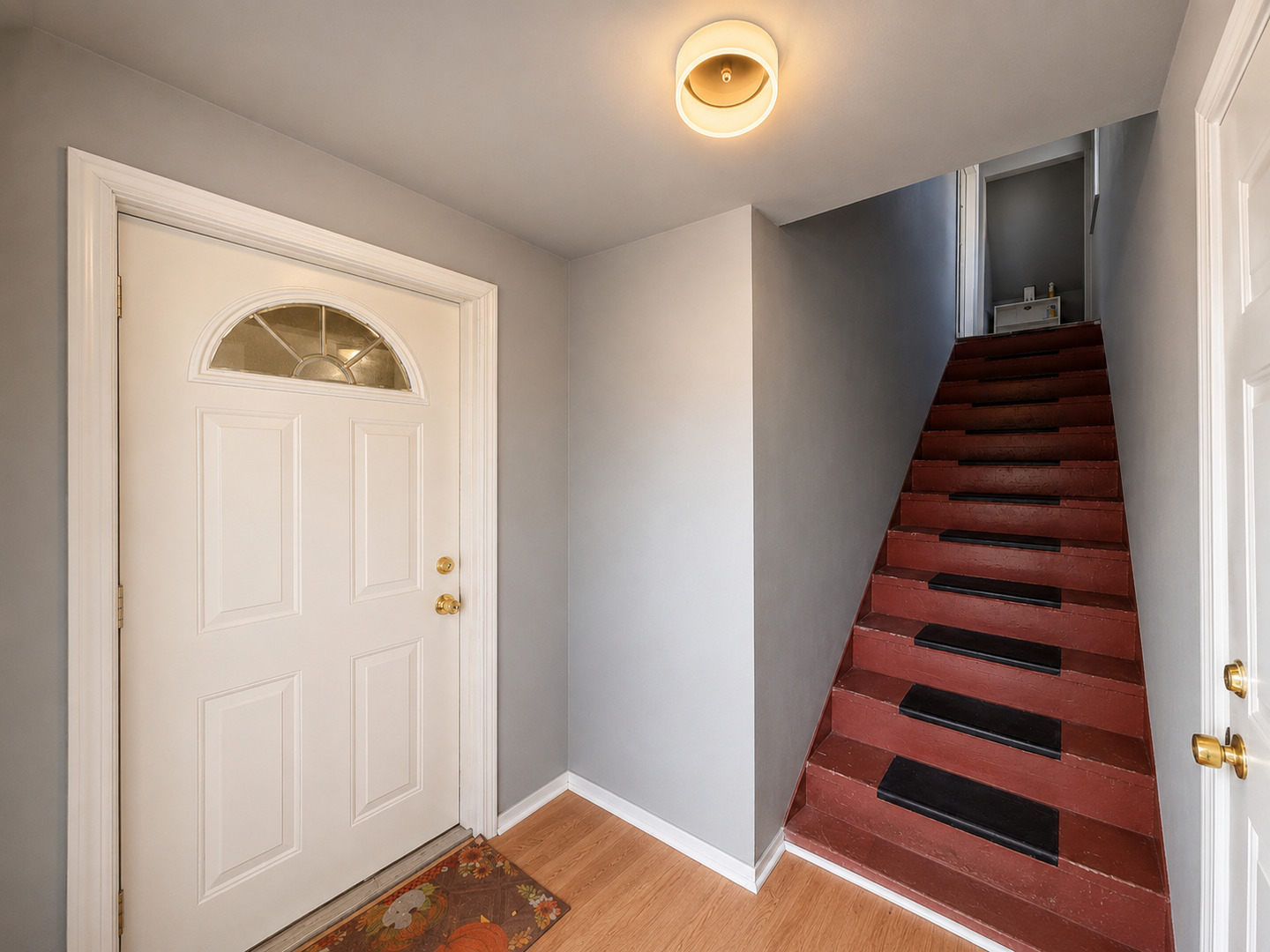 2412 N Lorel Avenue Property Photo 2
