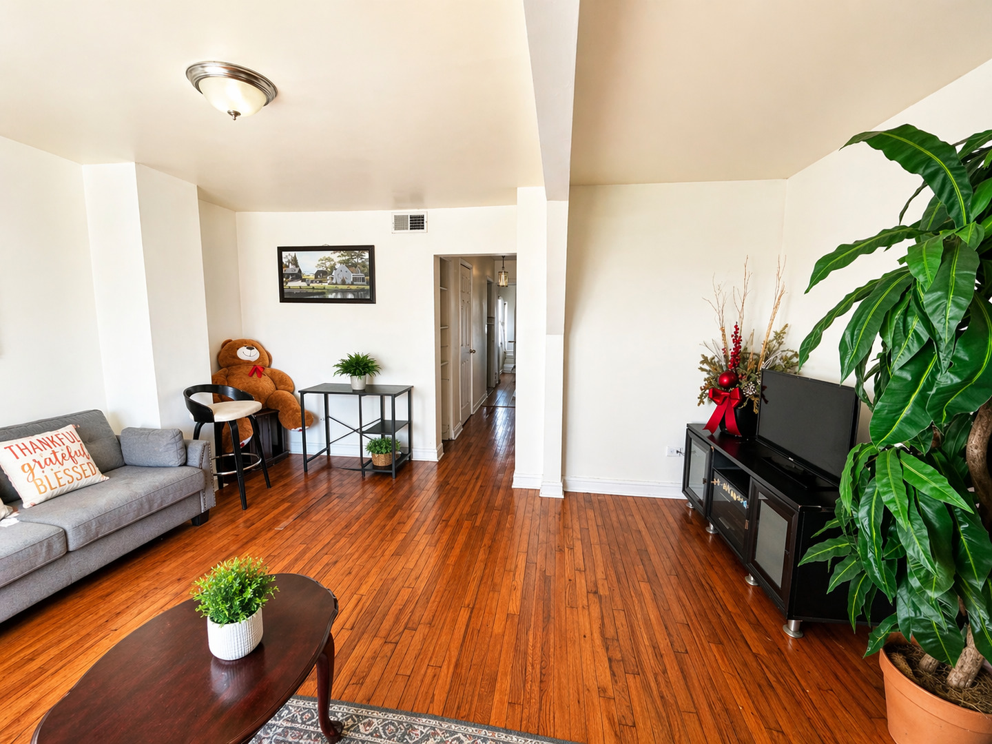 2412 N Lorel Avenue Property Photo 3