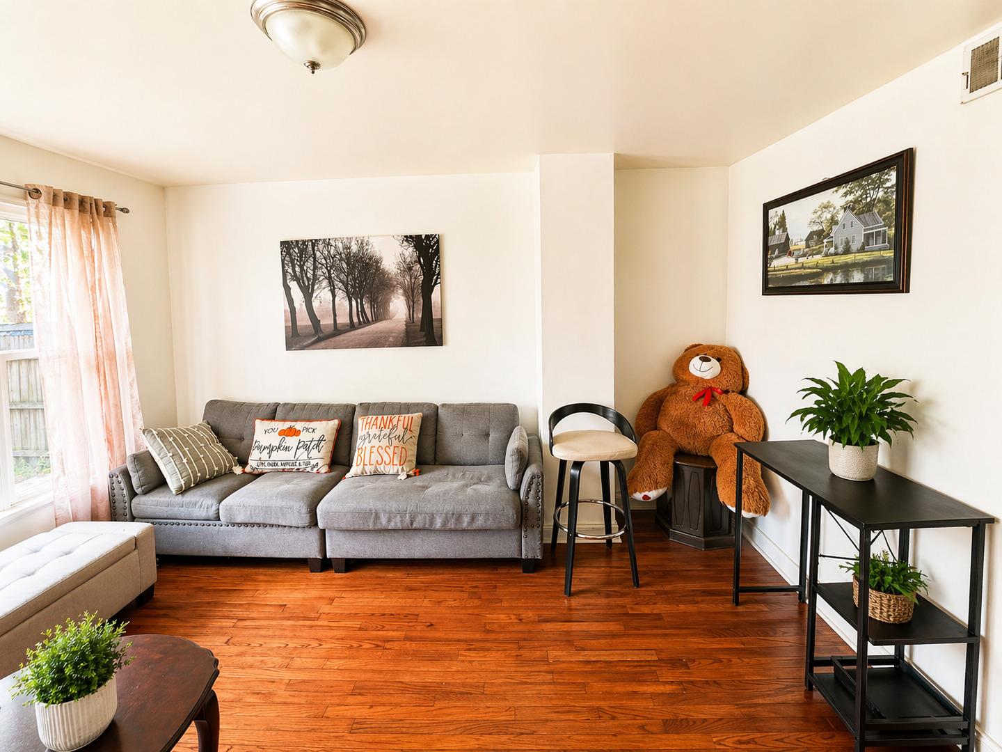 2412 N Lorel Avenue Property Photo 7
