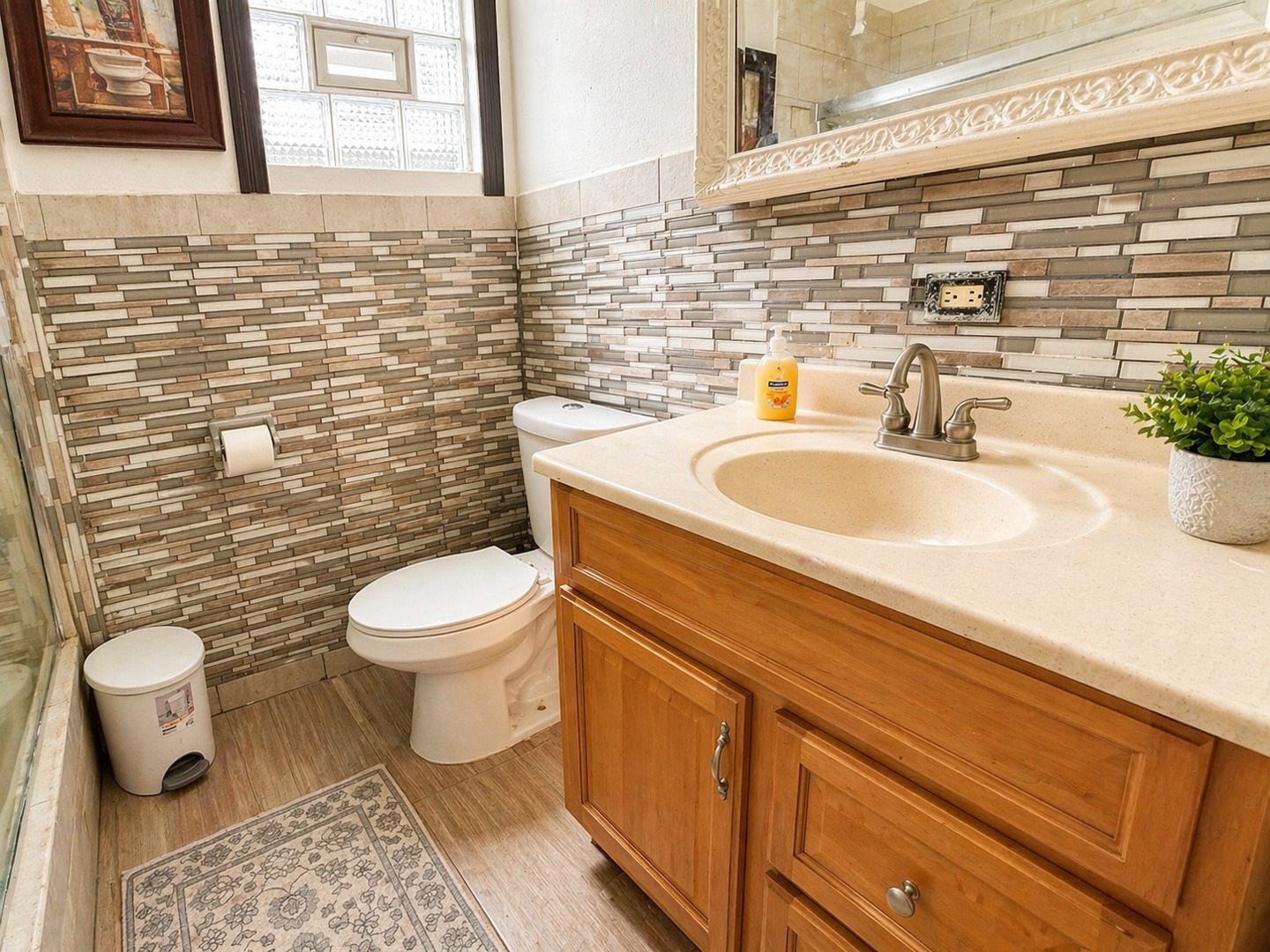 2412 N Lorel Avenue Property Photo 8