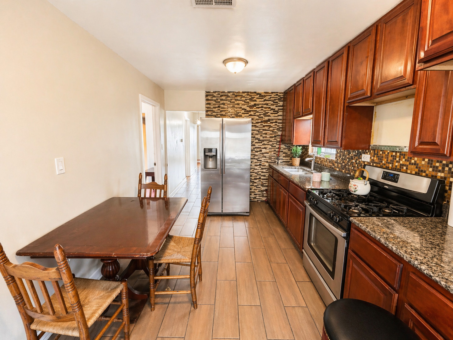 2412 N Lorel Avenue Property Photo 15
