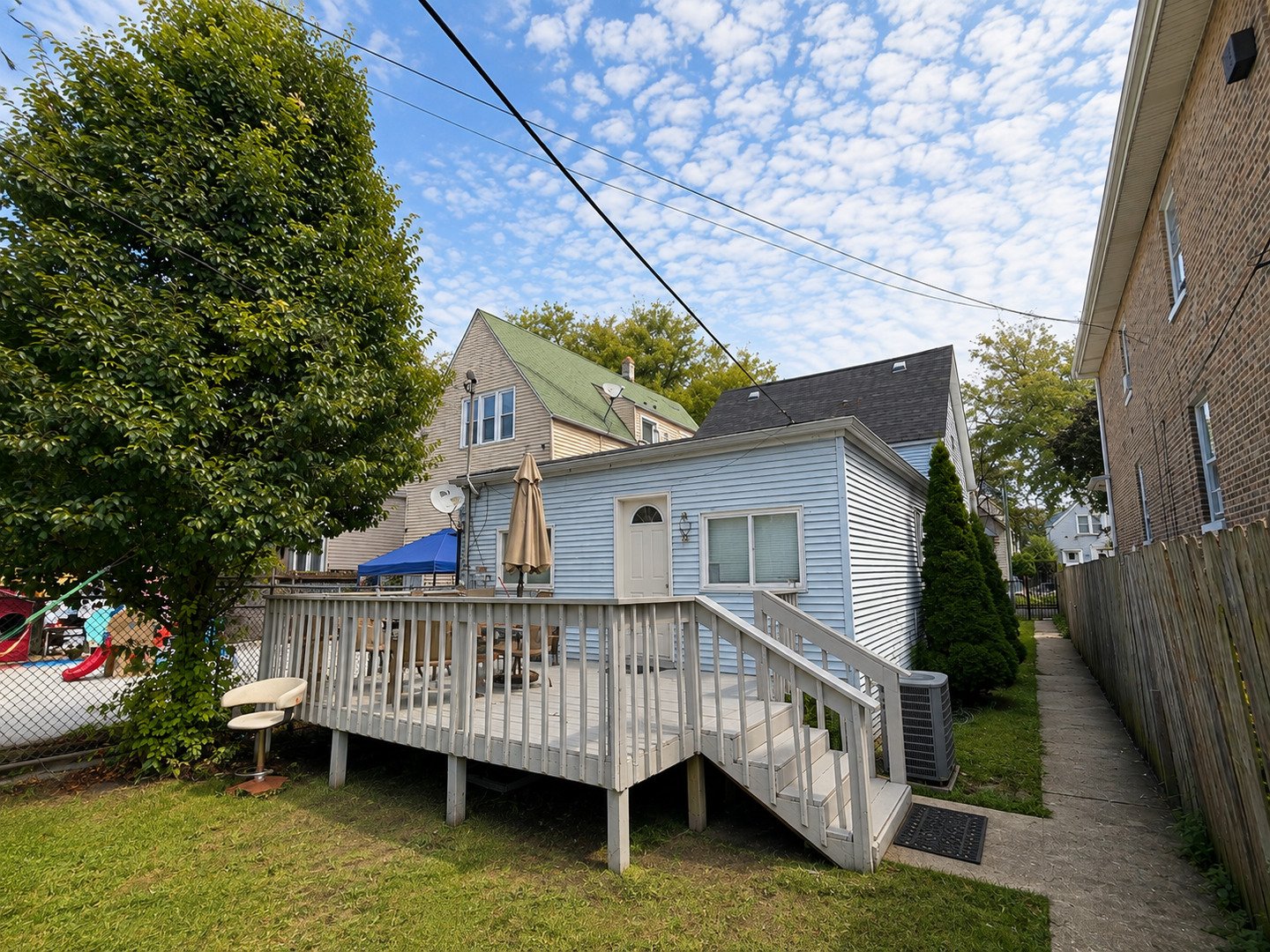 2412 N Lorel Avenue Property Photo 21