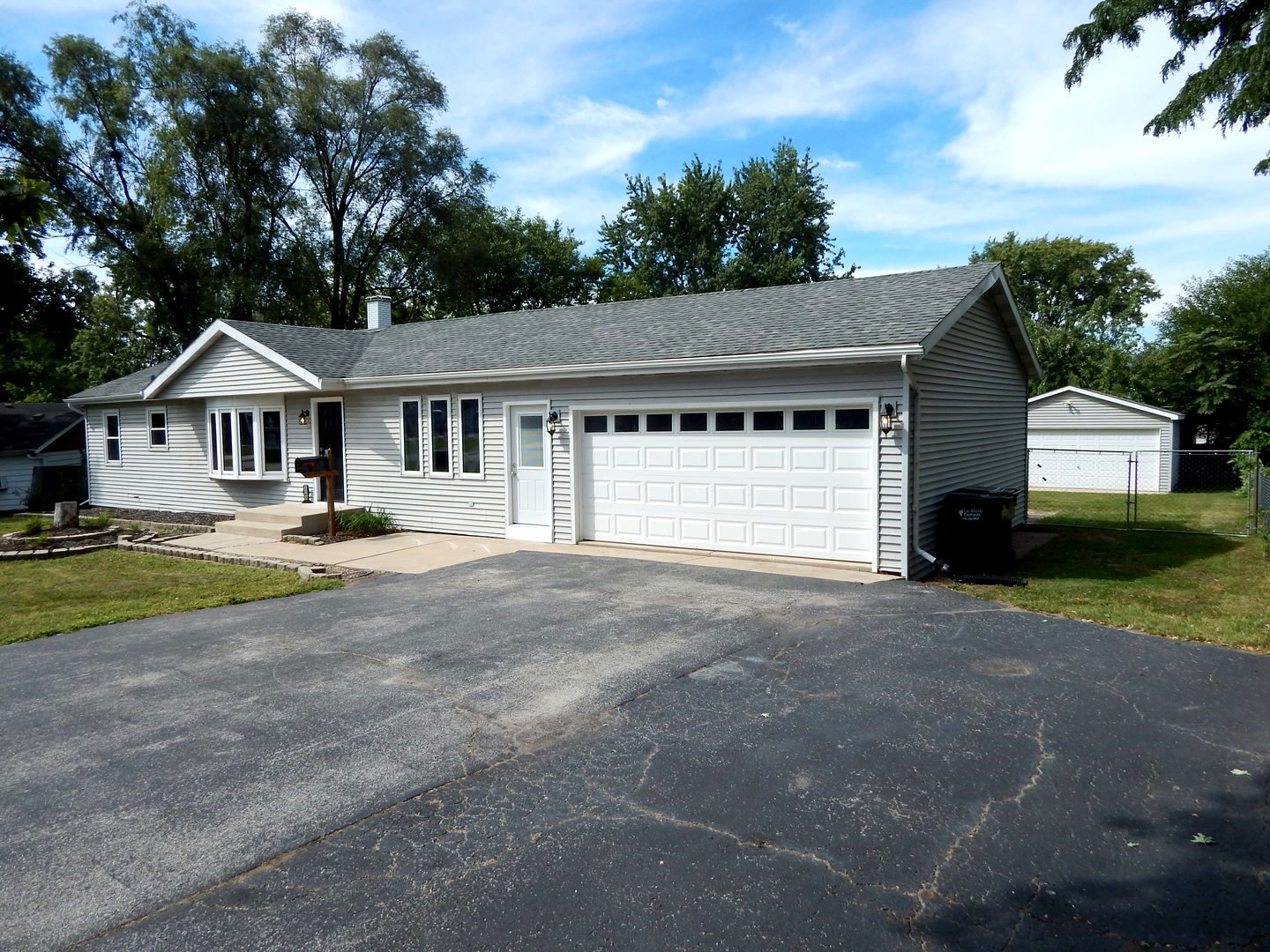 11740 S Ridgeway Avenue Property Photo 2