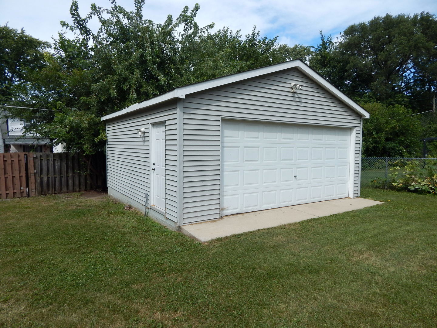 11740 S Ridgeway Avenue Property Photo 3