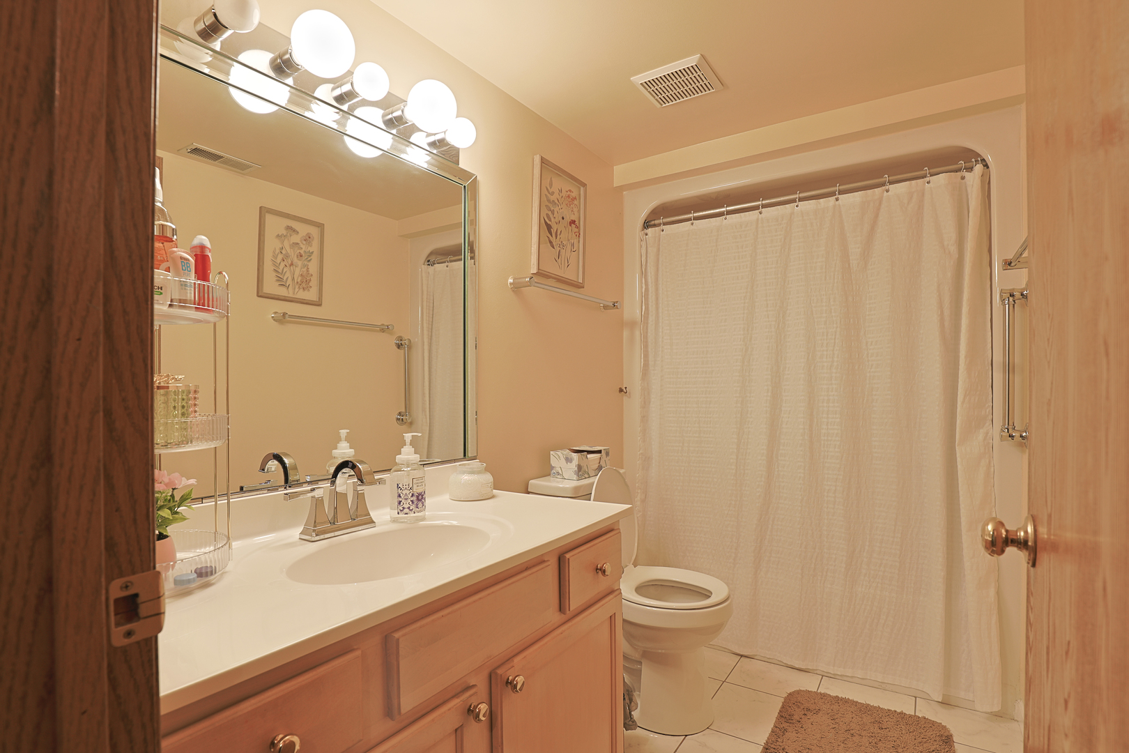 9510 S Kolmar Avenue 212 Property Photo 11