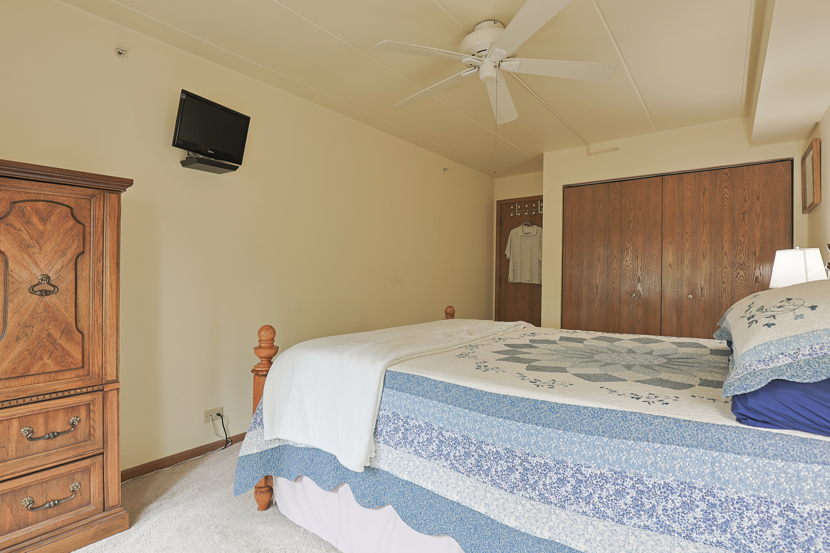 9510 S Kolmar Avenue 212 Property Photo 15