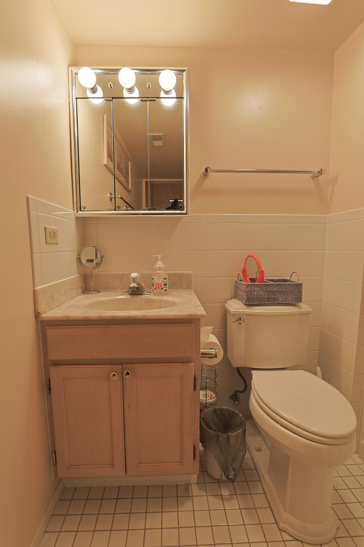 9510 S Kolmar Avenue 212 Property Photo 18