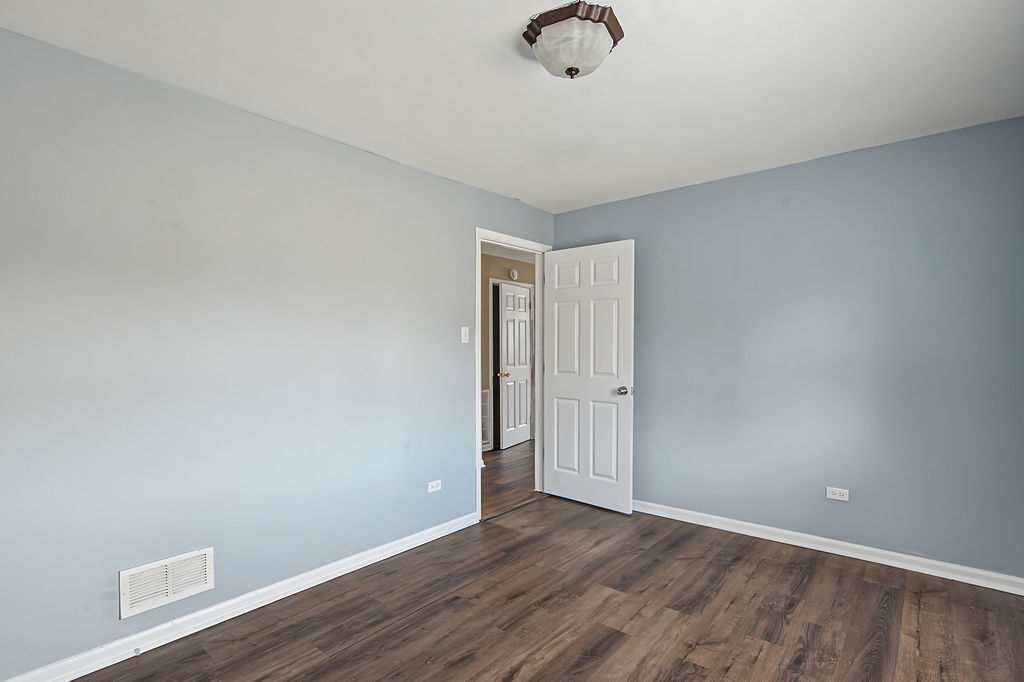13148 S Escanaba Avenue Property Photo 16