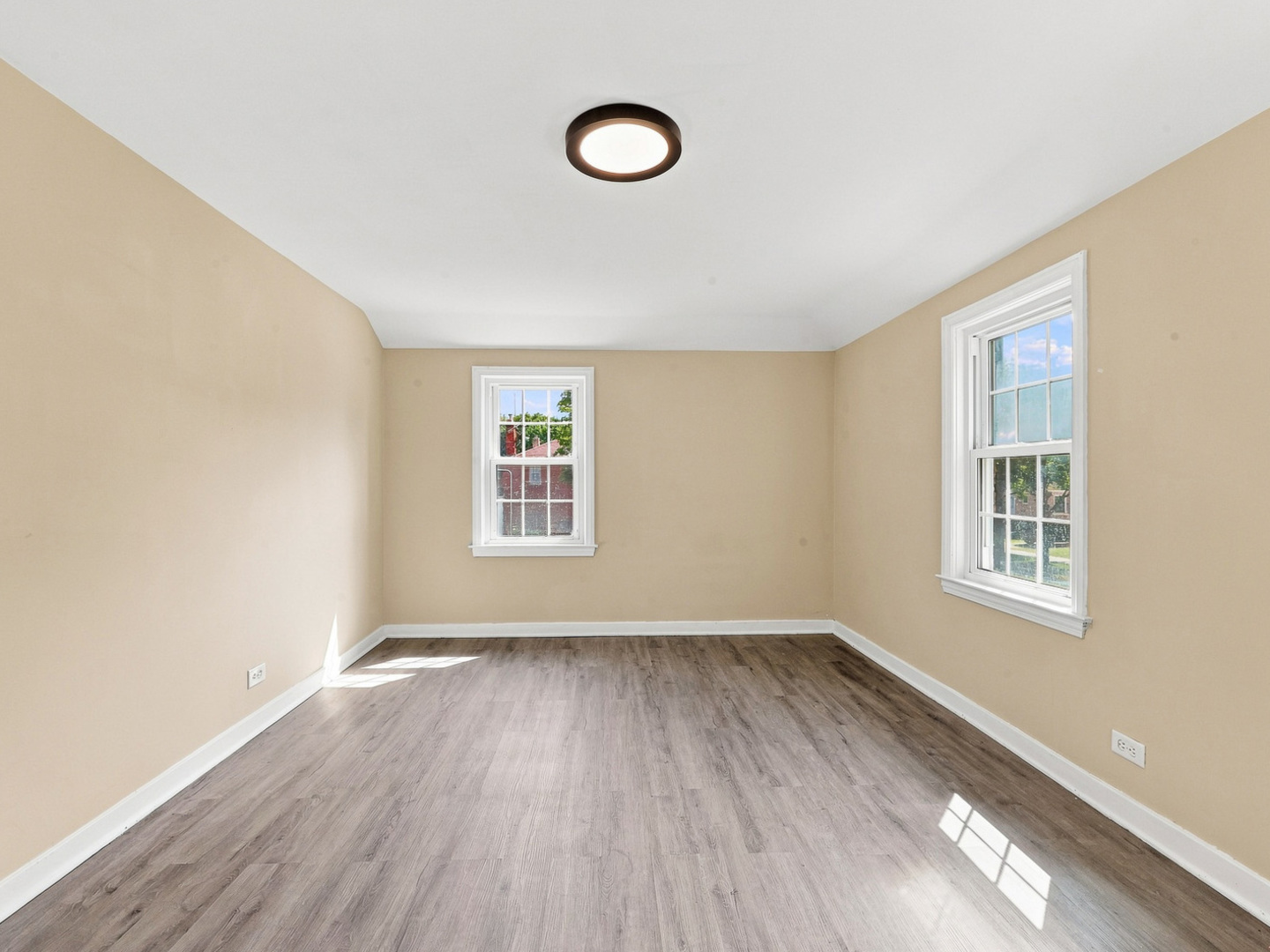 3331 S 56th Court Property Photo 16
