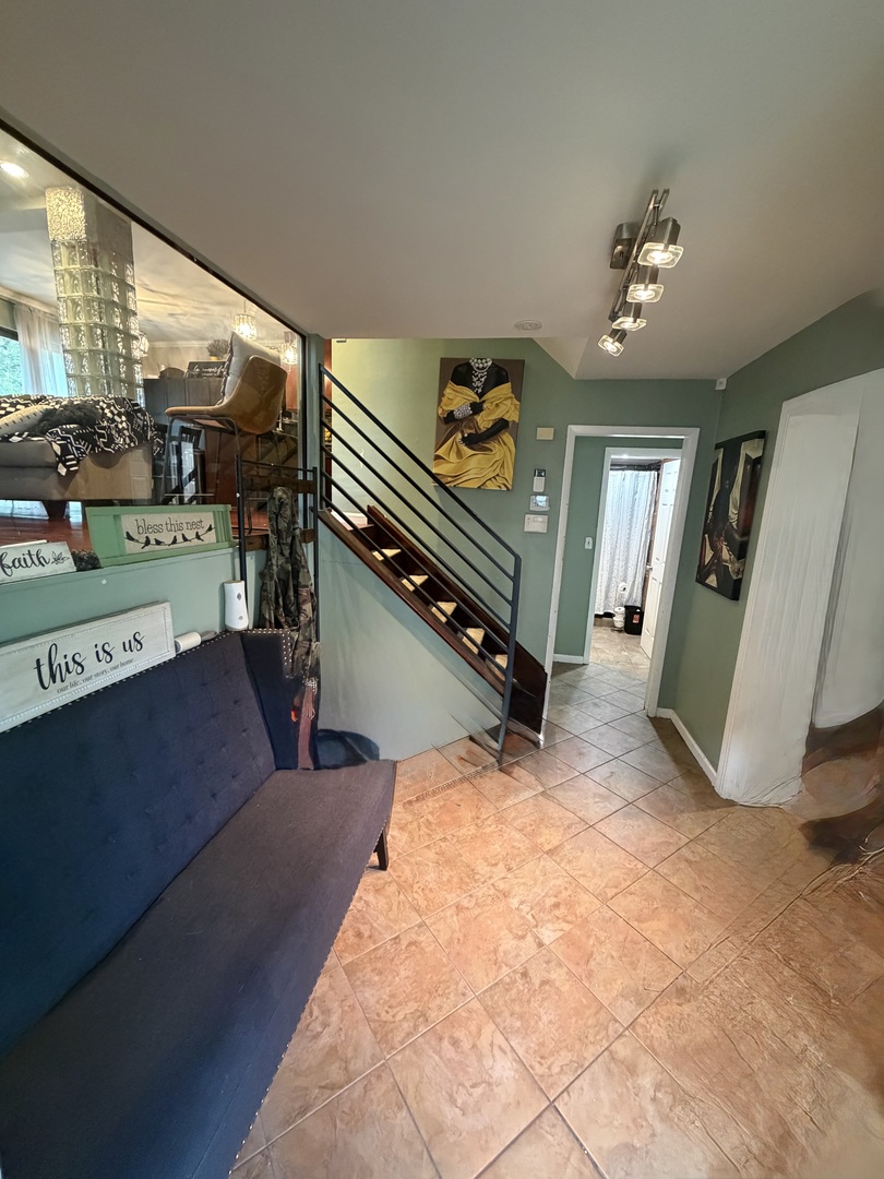 18559 Meadow Lane Property Photo 3