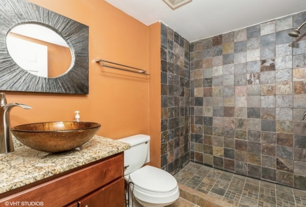18559 Meadow Lane Property Photo 4