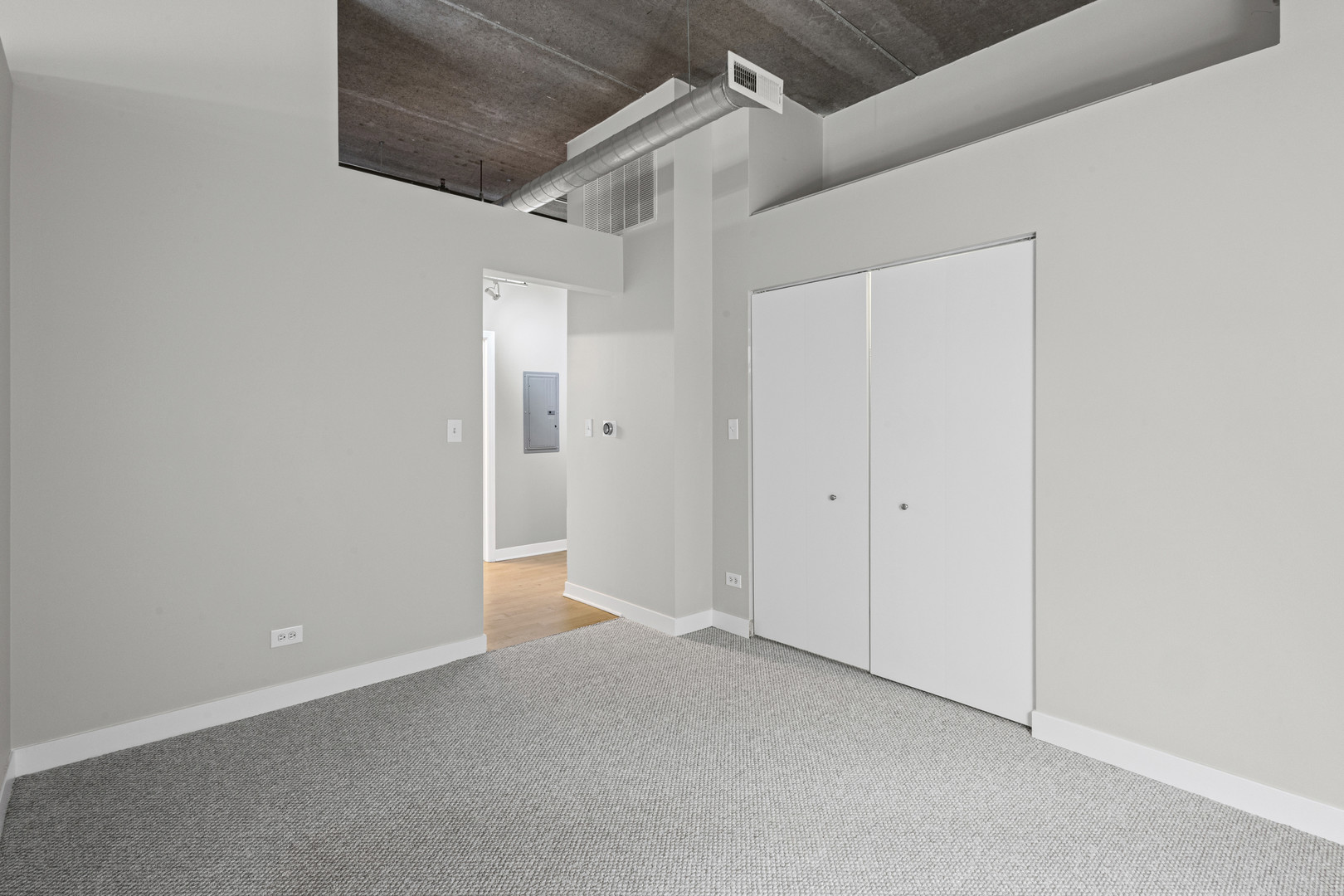 833 W 15th Place 303 Property Photo 18