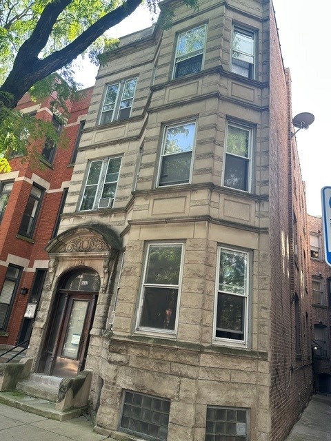 1445 W Lexington Street Property Photo 2