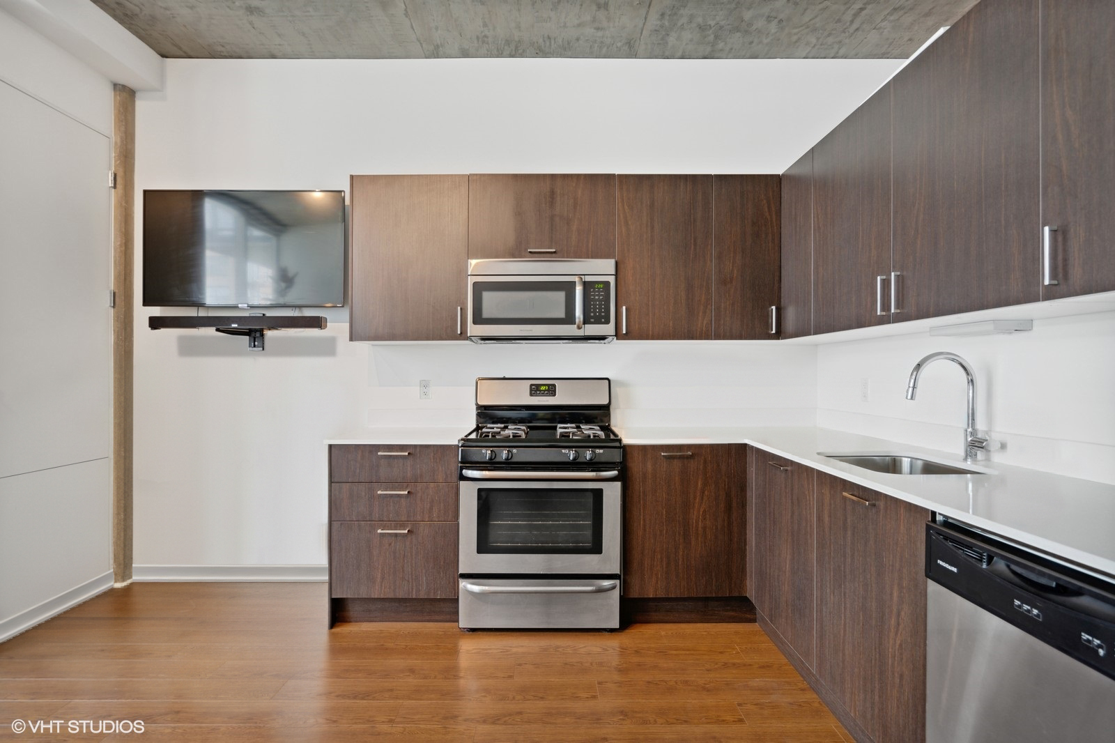 1345 S Wabash Avenue 408 Property Photo 5