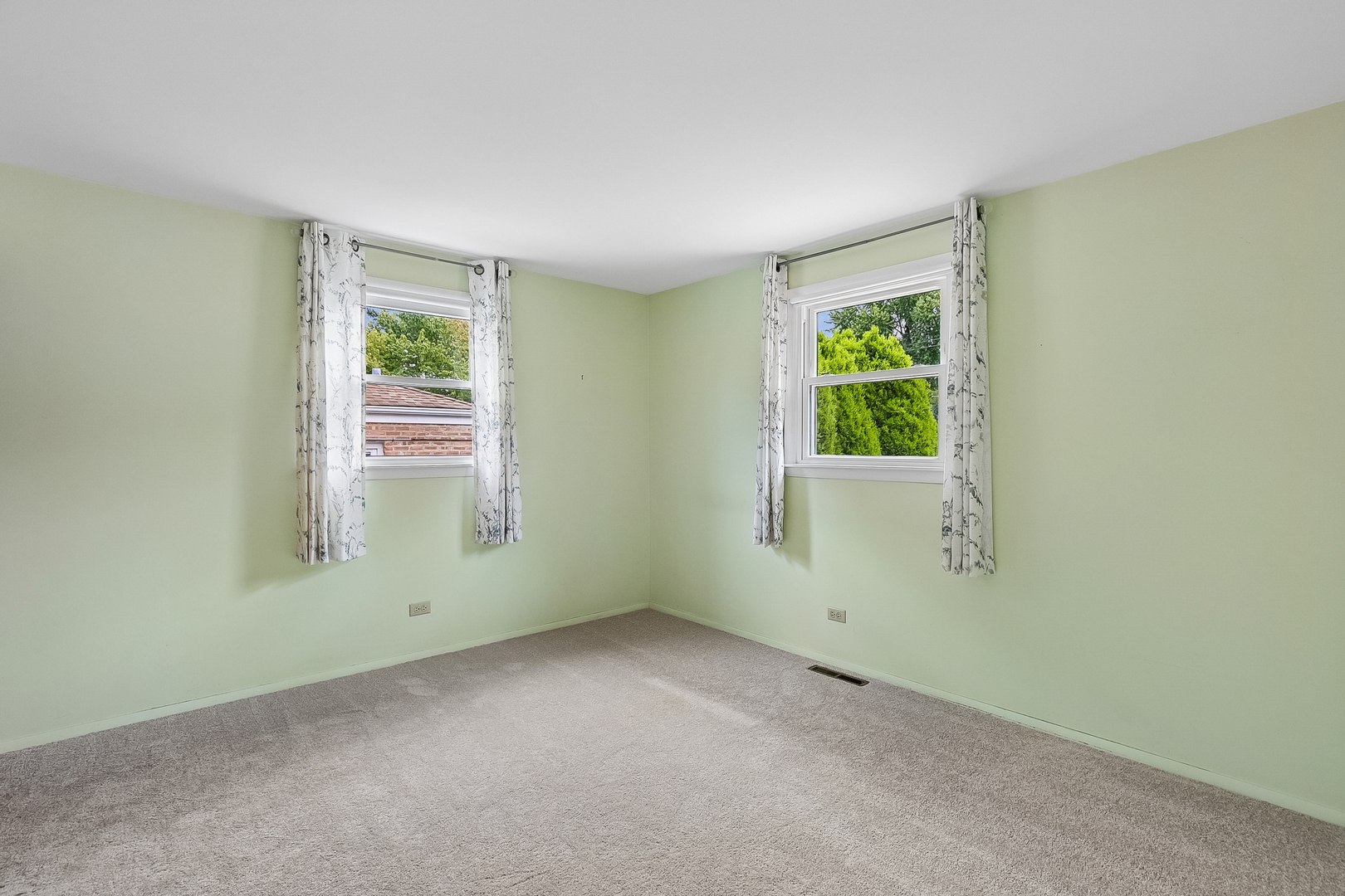 153 School Street Property Photo 10