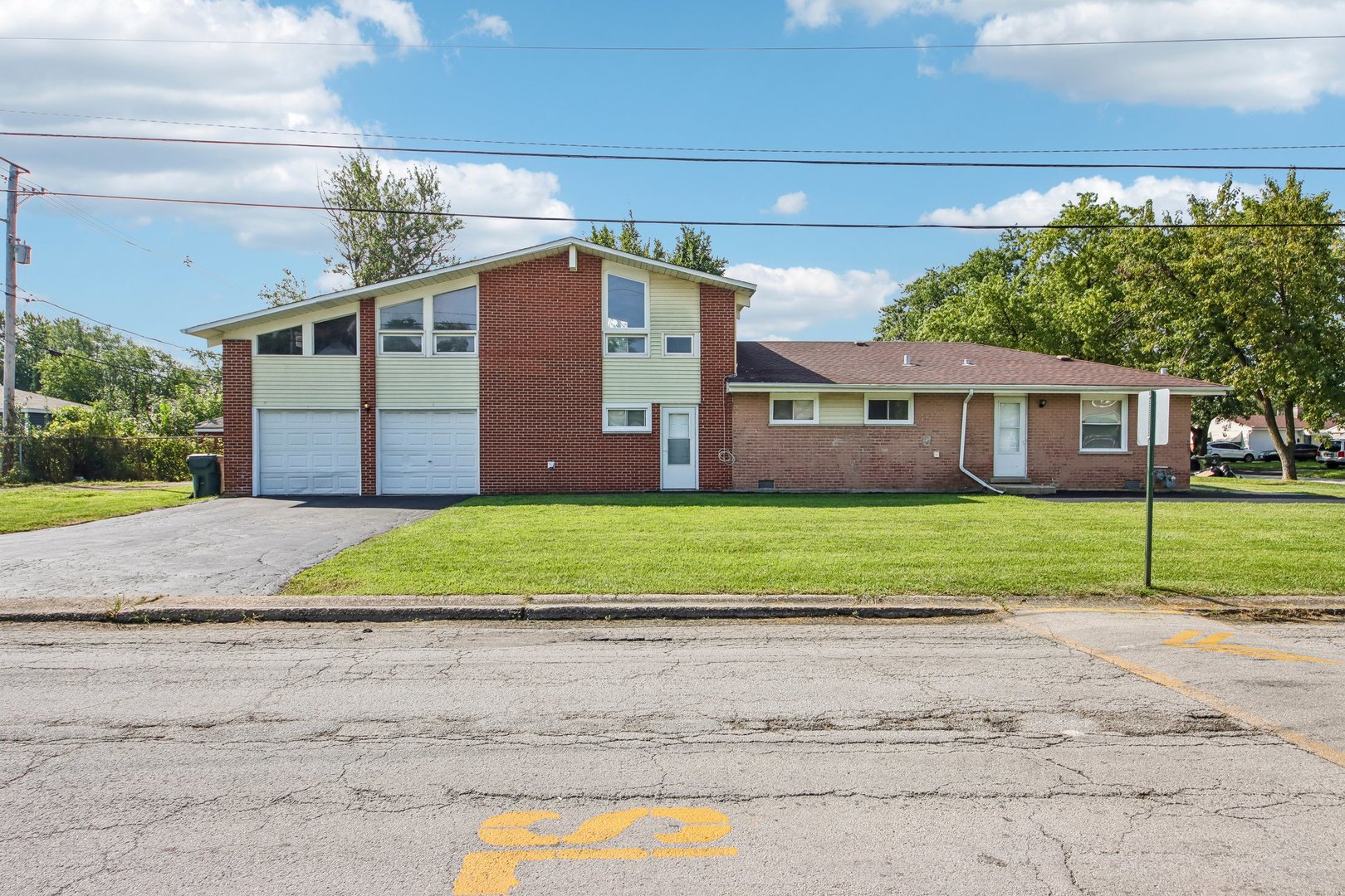 16207 Marshfield Avenue Property Photo 2