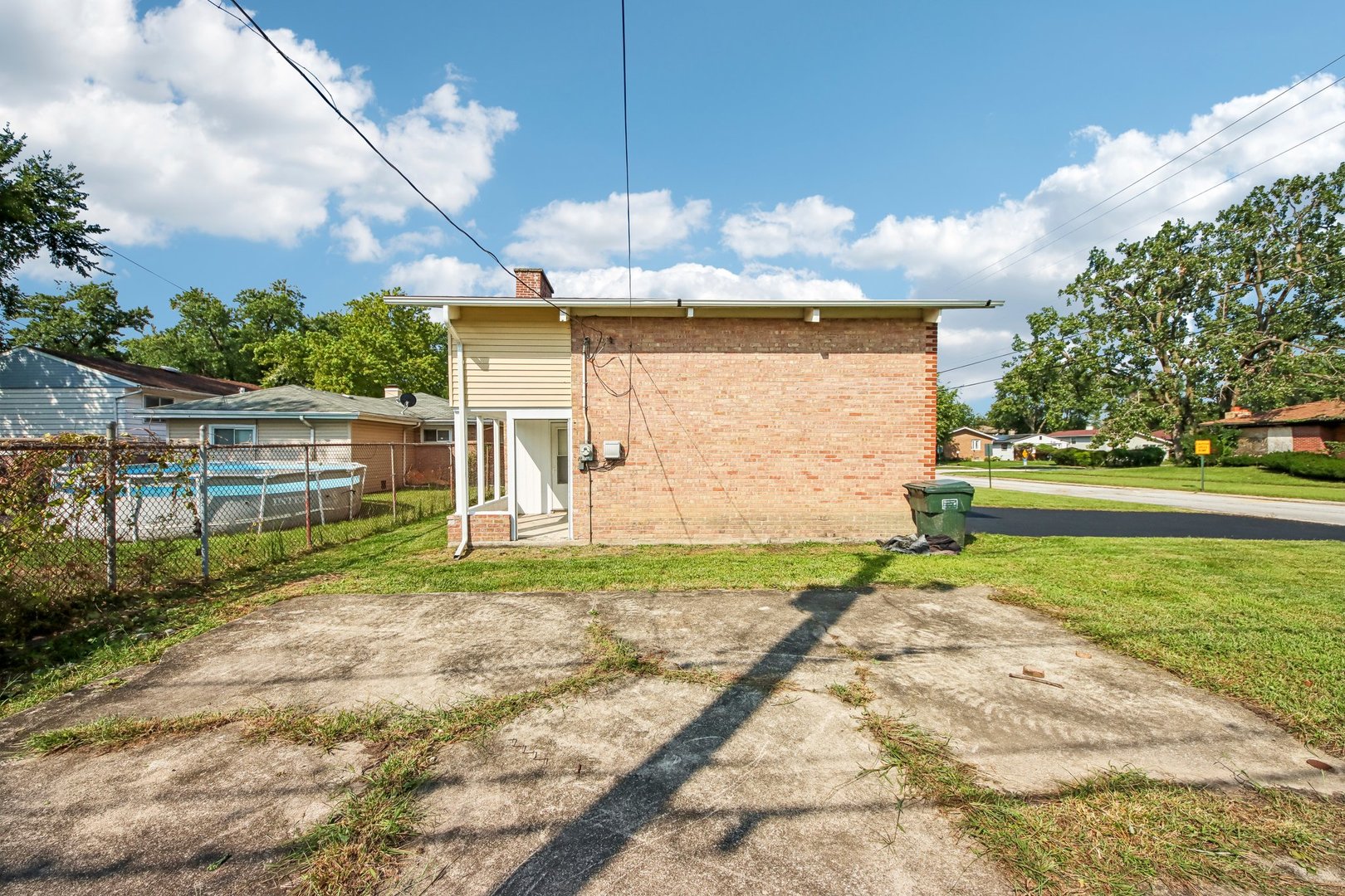 16207 Marshfield Avenue Property Photo 6
