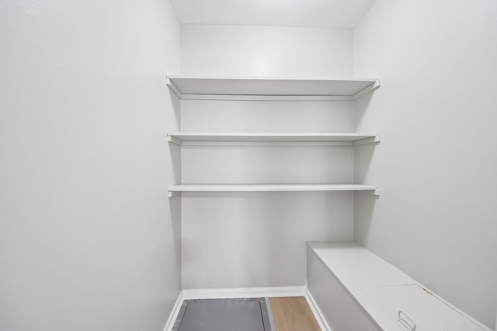 16207 Marshfield Avenue Property Photo 10
