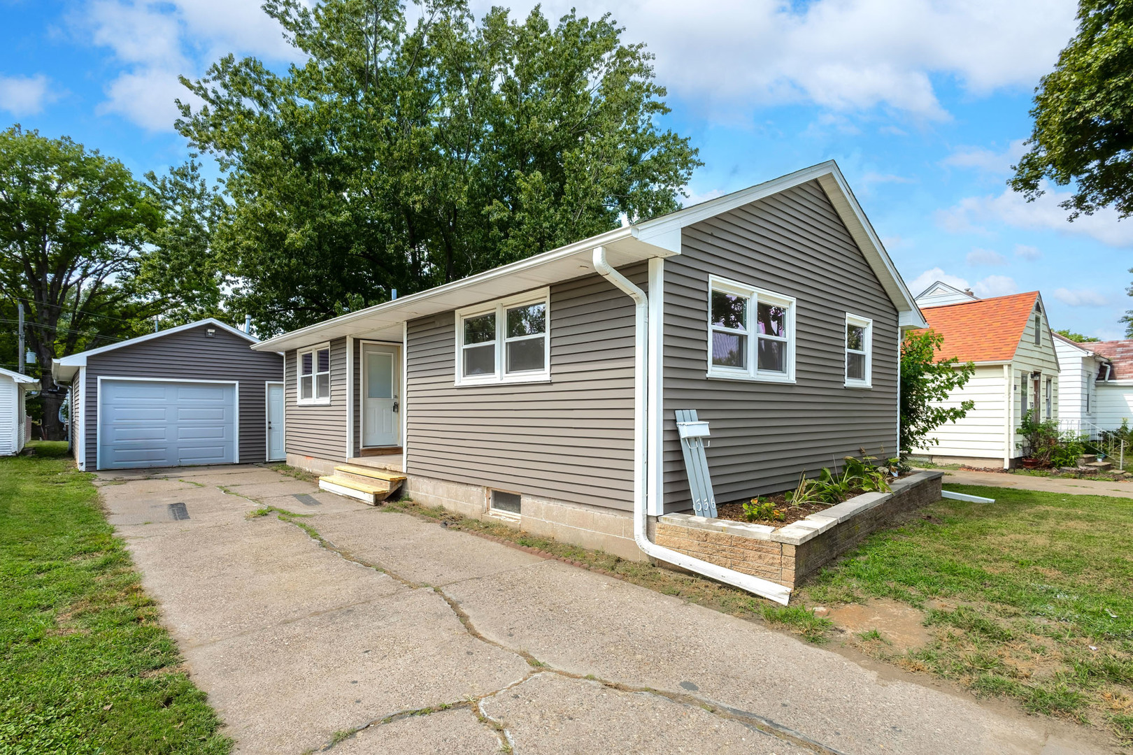 356 16th Street Property Photo 1