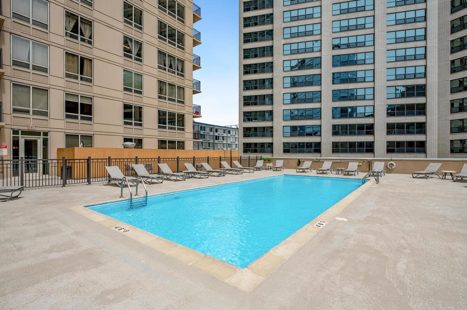 1111 S Wabash Avenue 909 Property Photo 26