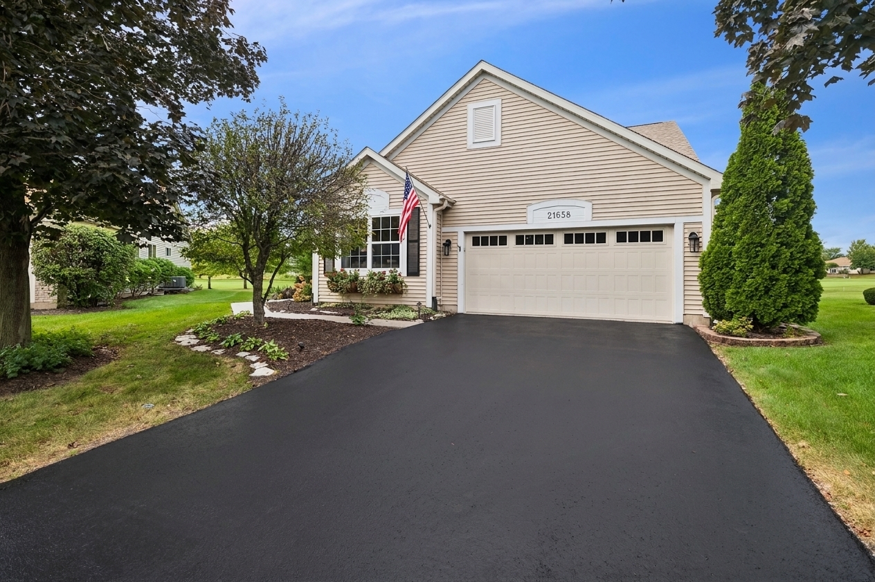 21658 W Tamarack Court Property Photo 1