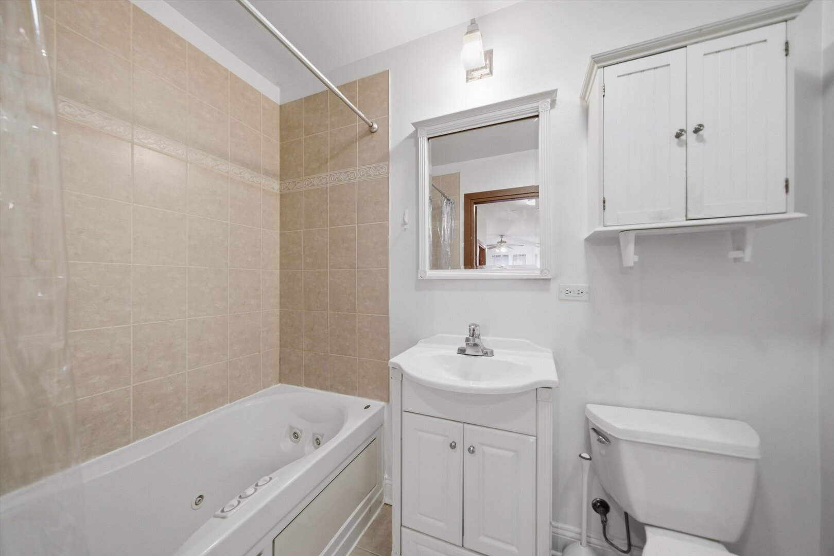 1647 W Sherwin Avenue 1 Property Photo 10