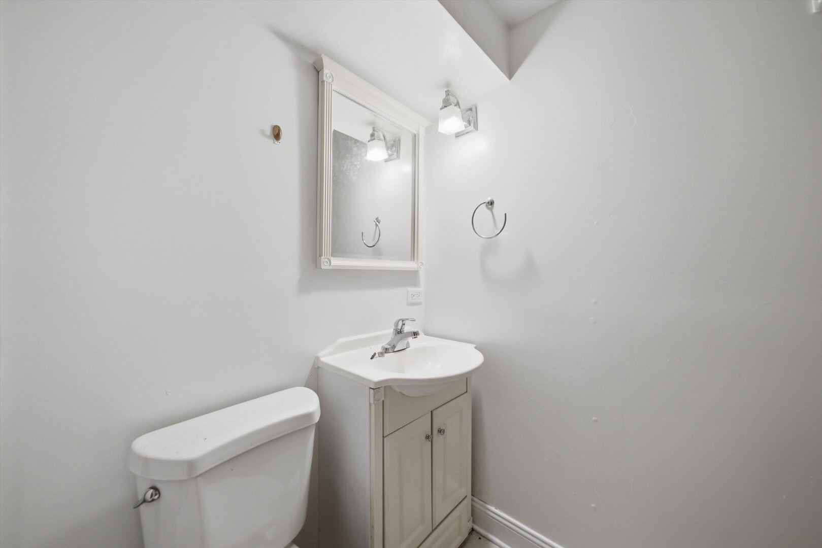 1647 W Sherwin Avenue 1 Property Photo 16