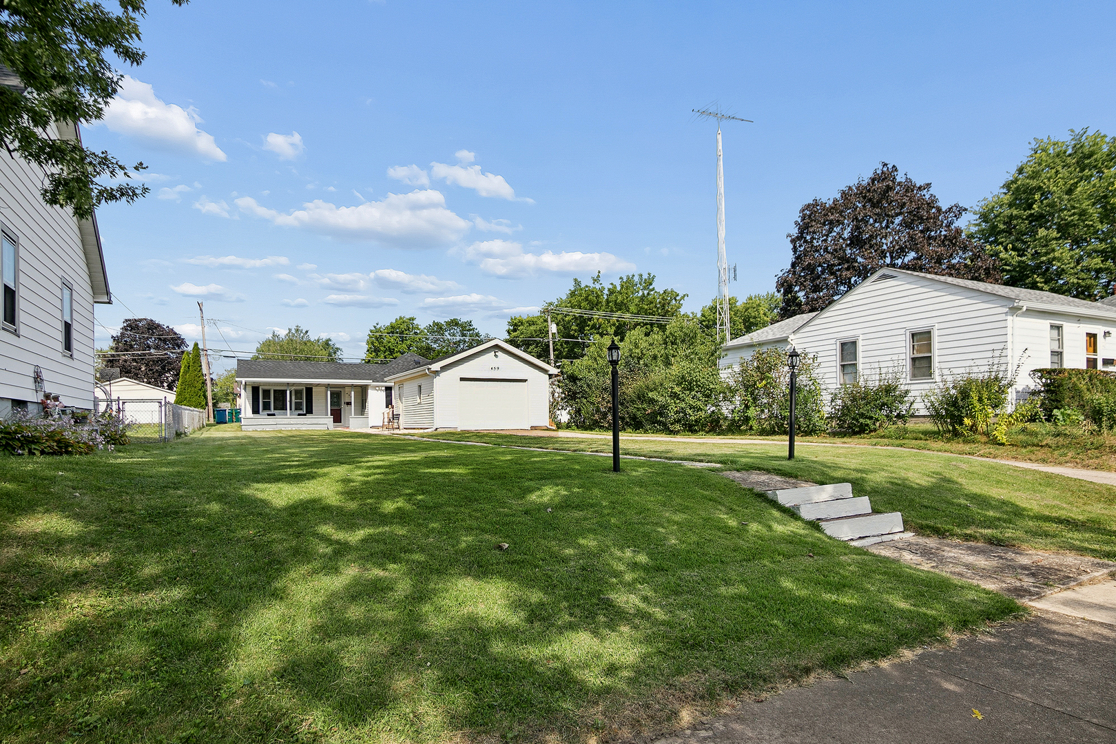 459 N Wabash Avenue Property Photo 2