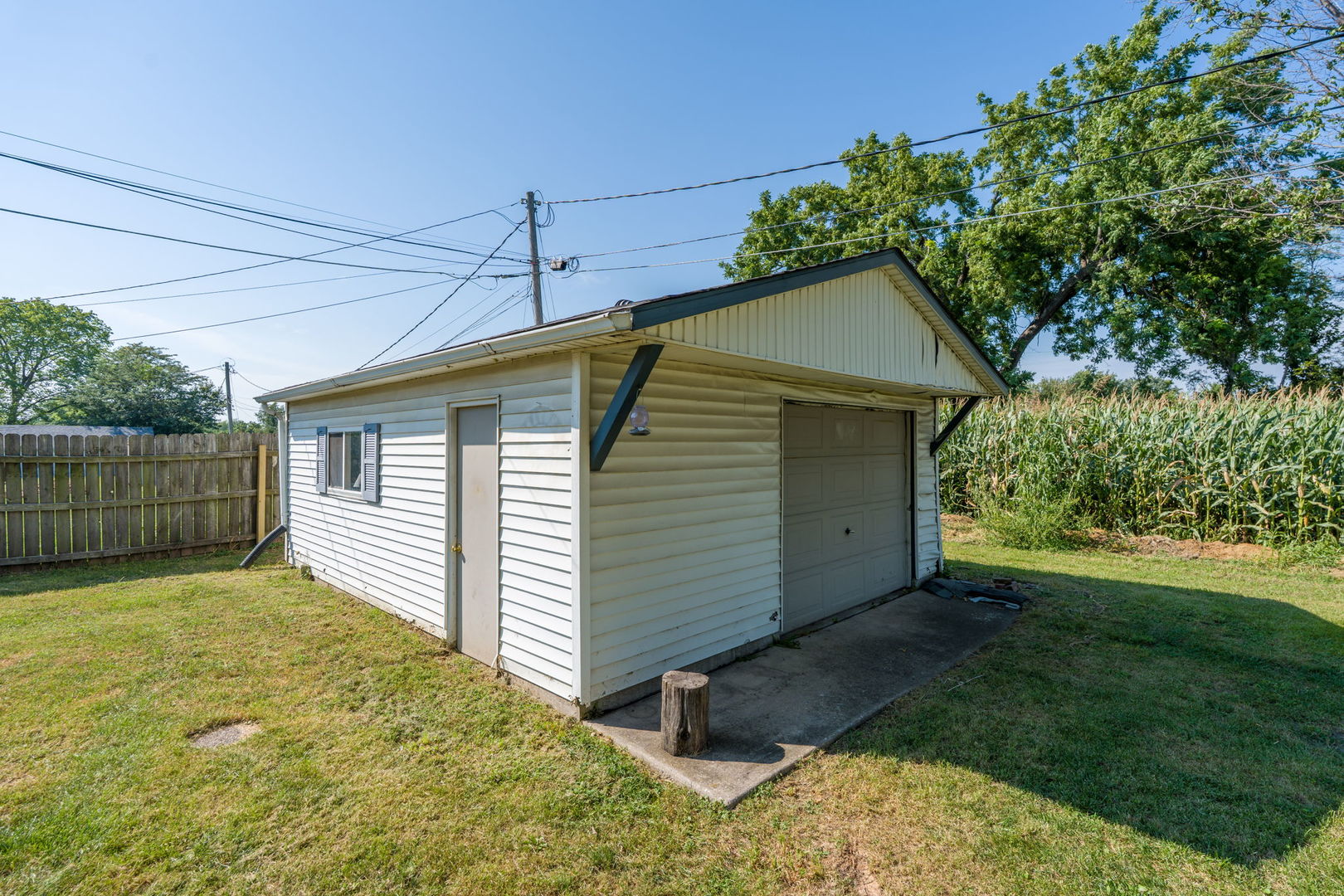 27 Suburban Heights Property Photo 5