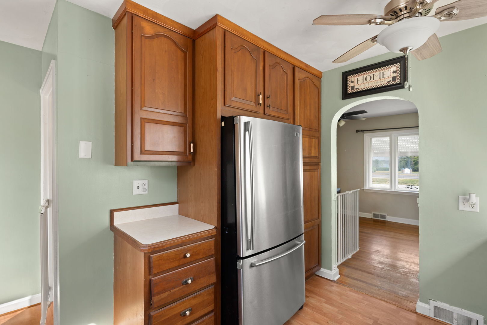 27 Suburban Heights Property Photo 10