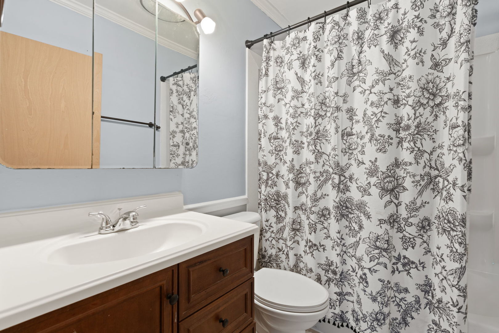 27 Suburban Heights Property Photo 19