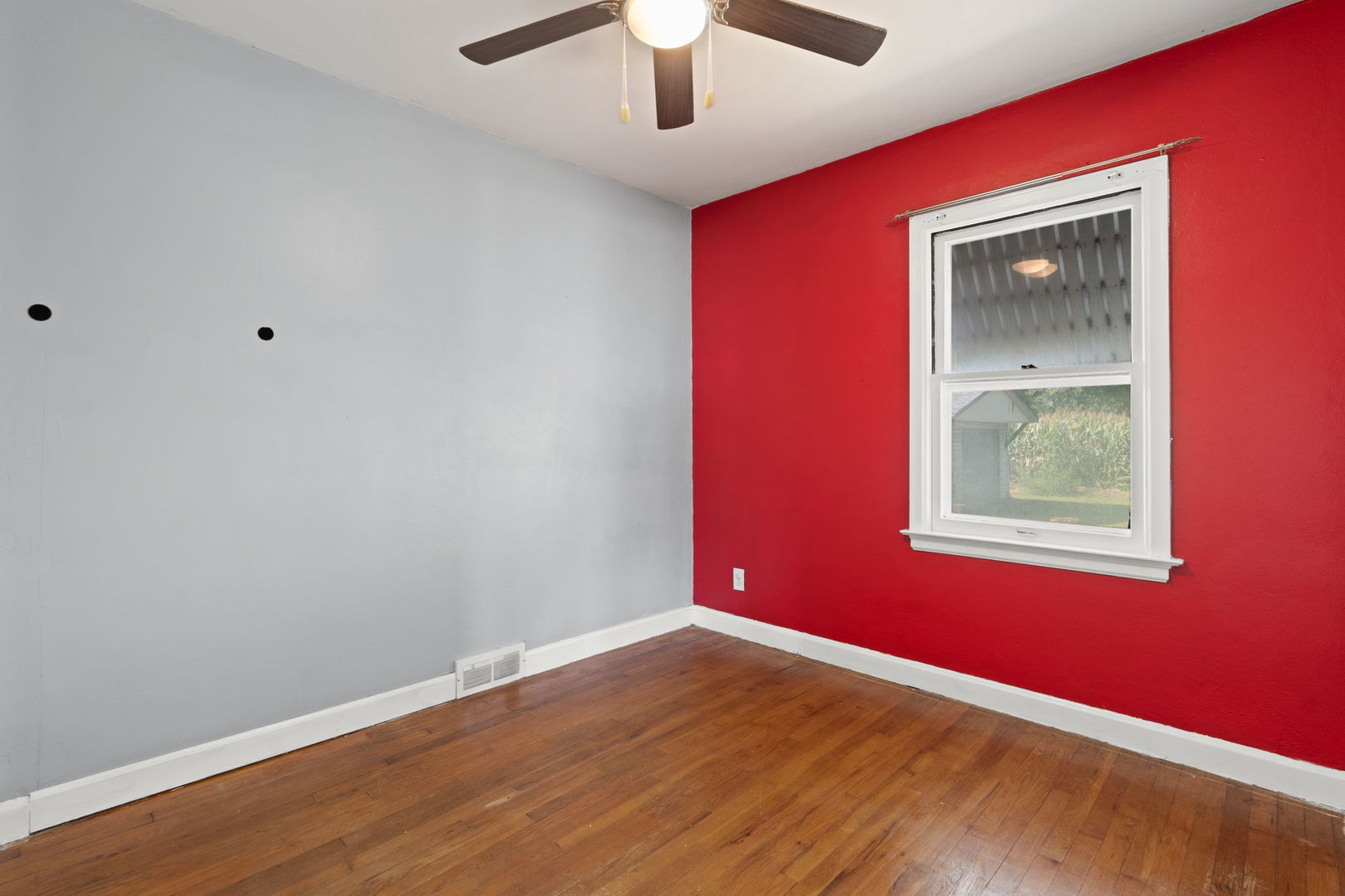 27 Suburban Heights Property Photo 20