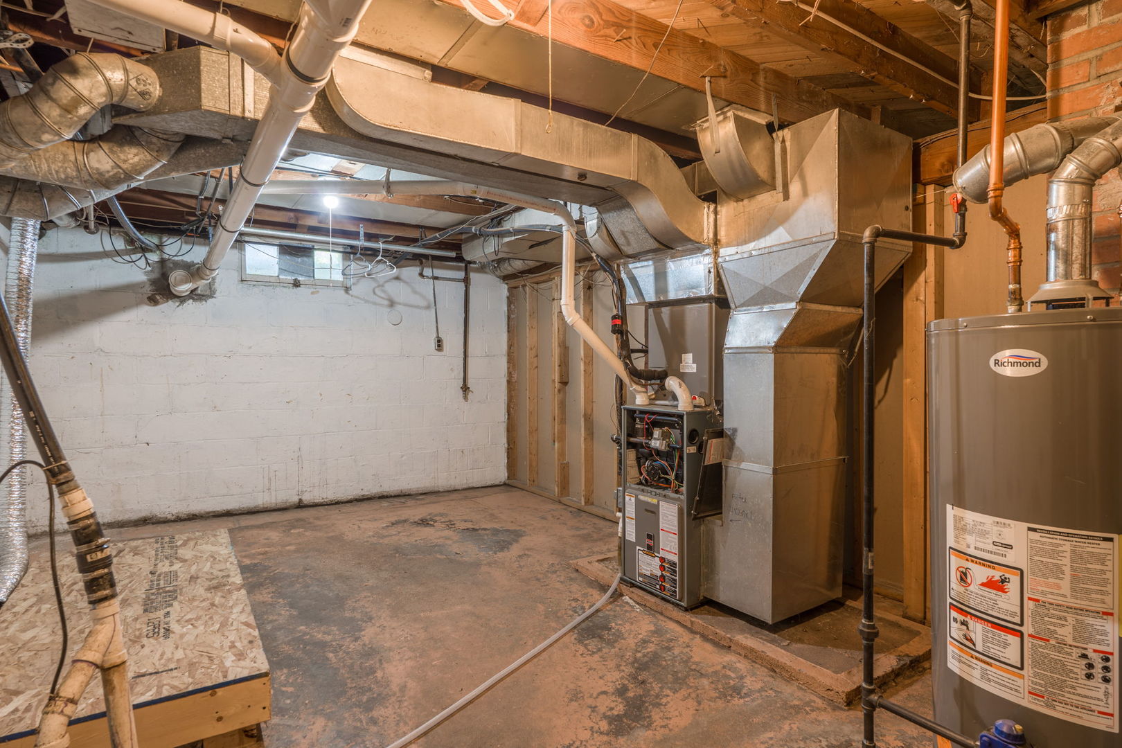 27 Suburban Heights Property Photo 24