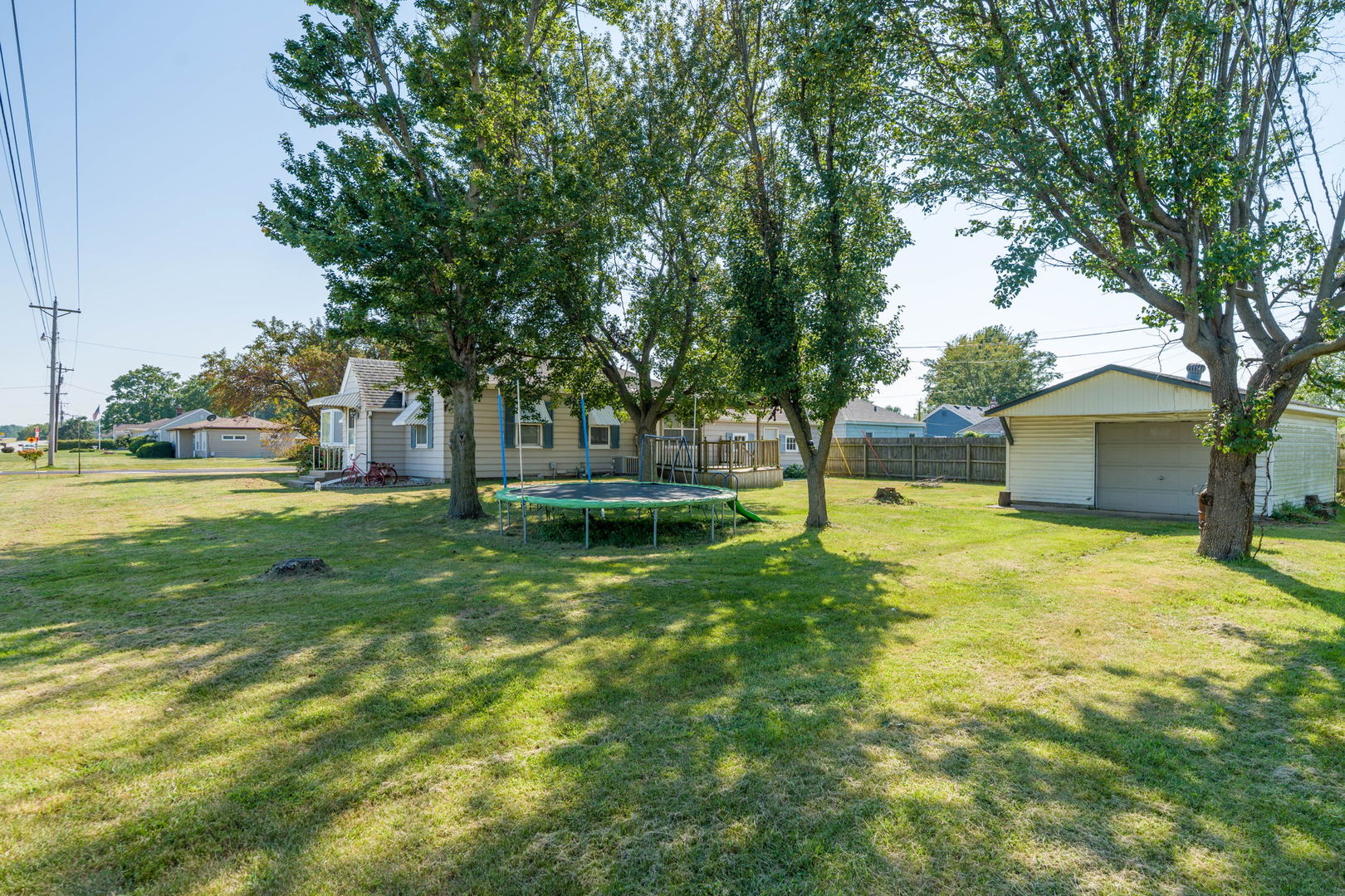 27 Suburban Heights Property Photo 29