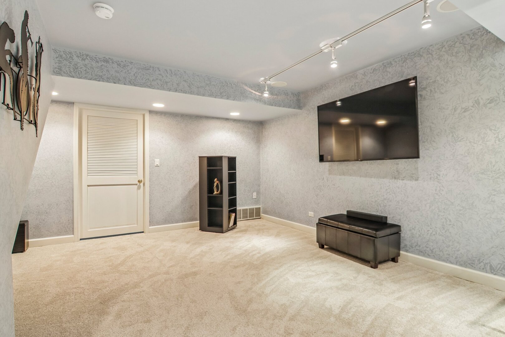12751453 Property Photo 24
