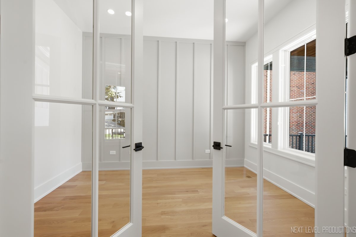 664 N Webster Street Property Photo 4