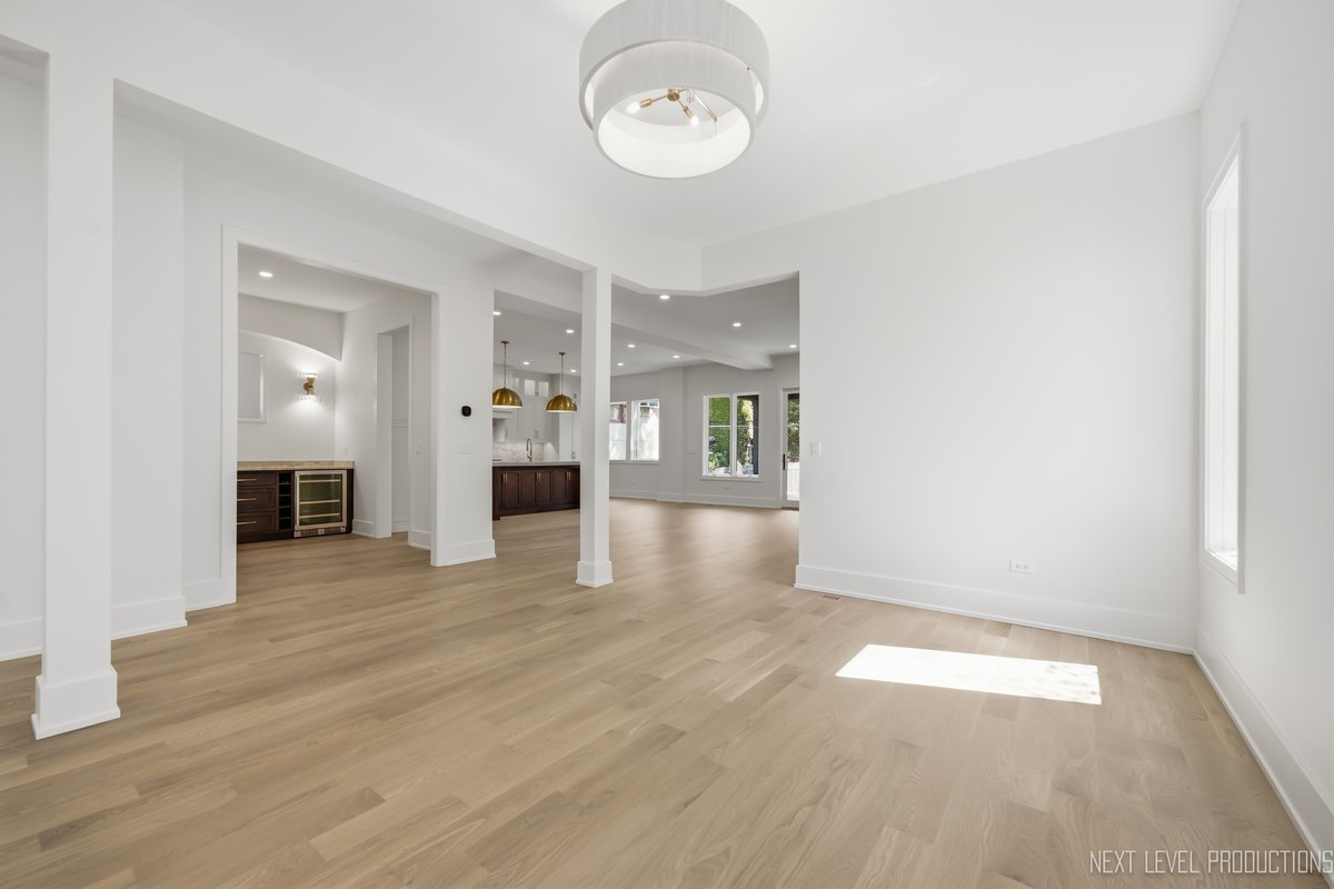 664 N Webster Street Property Photo 8