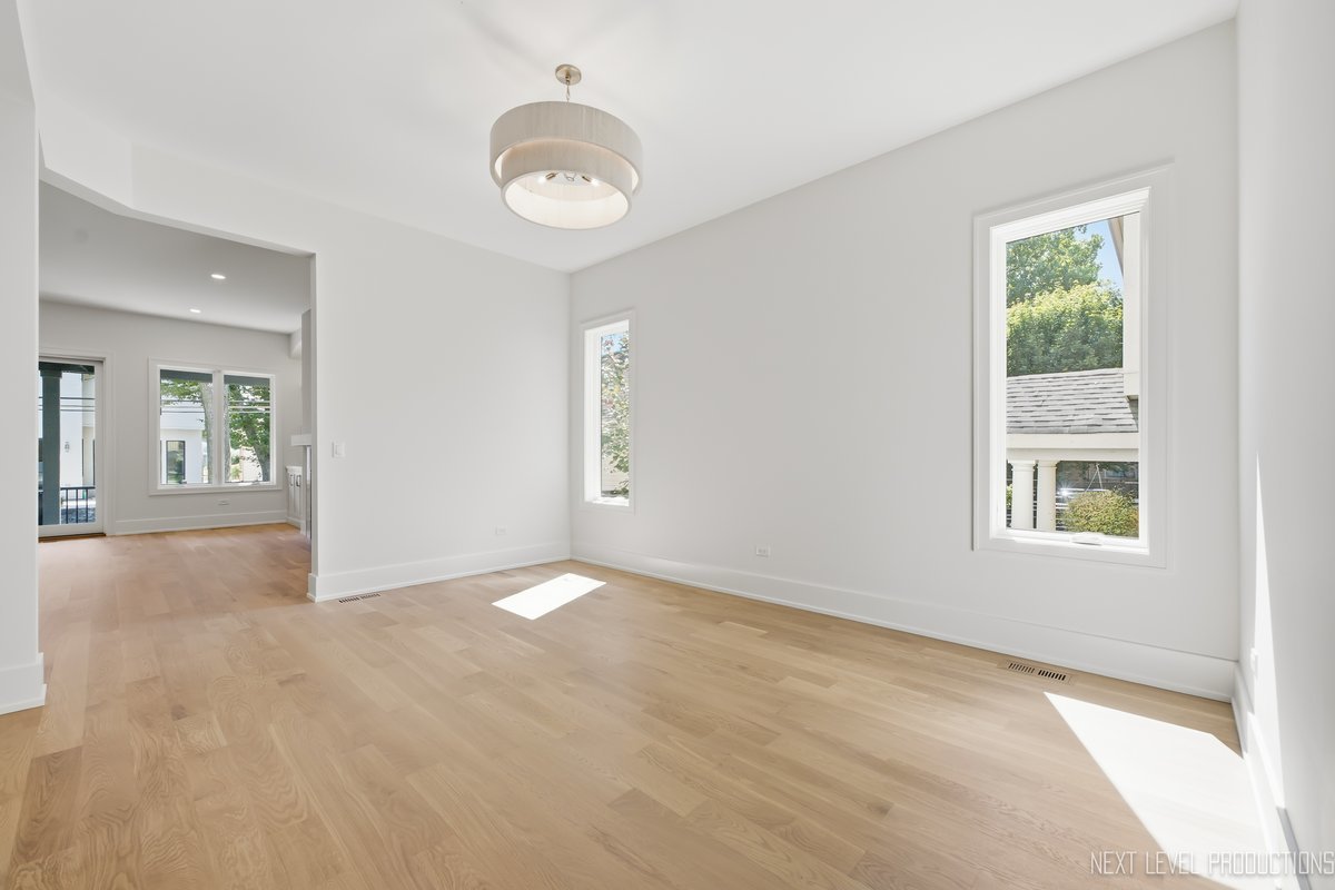 664 N Webster Street Property Photo 10