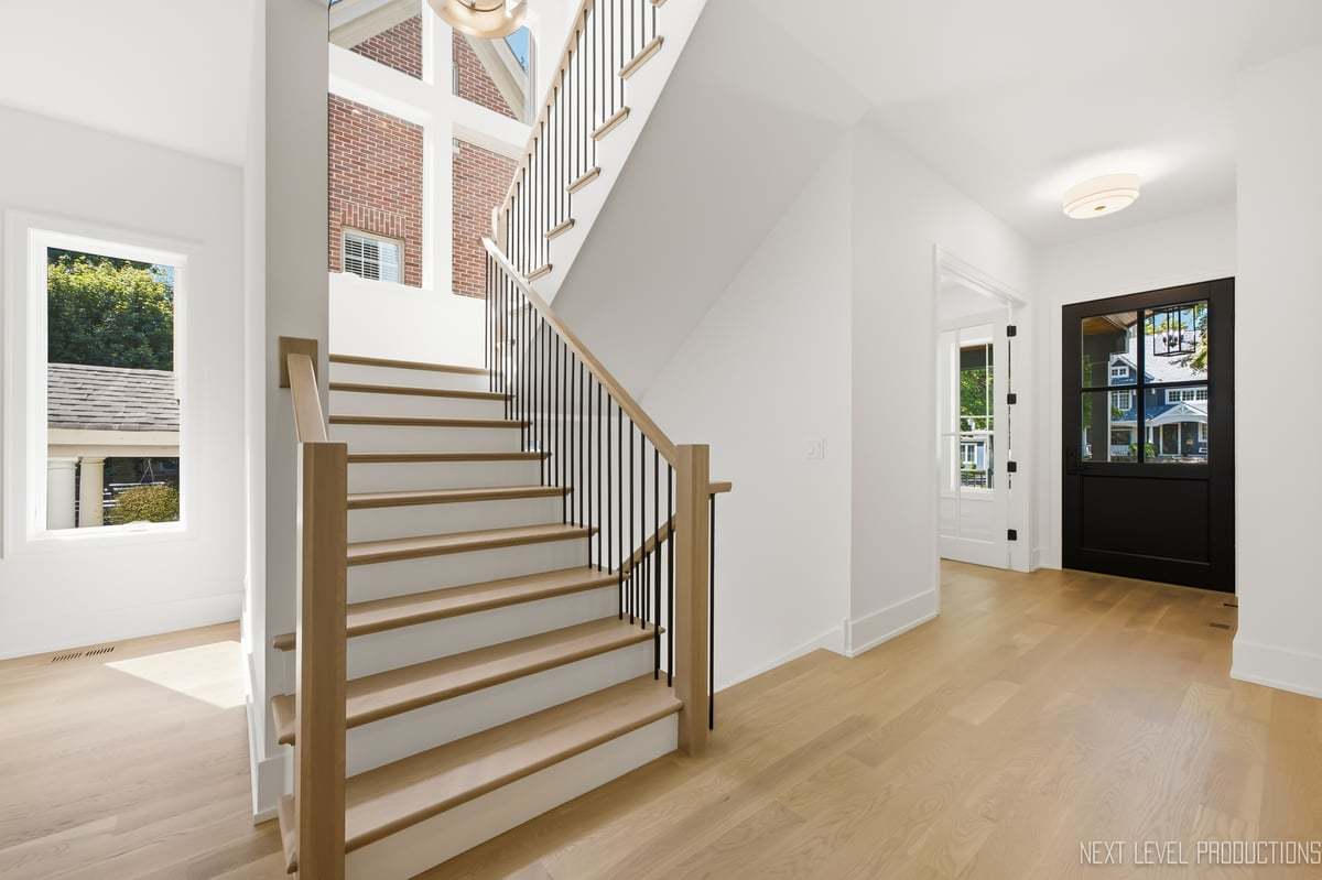 664 N Webster Street Property Photo 11