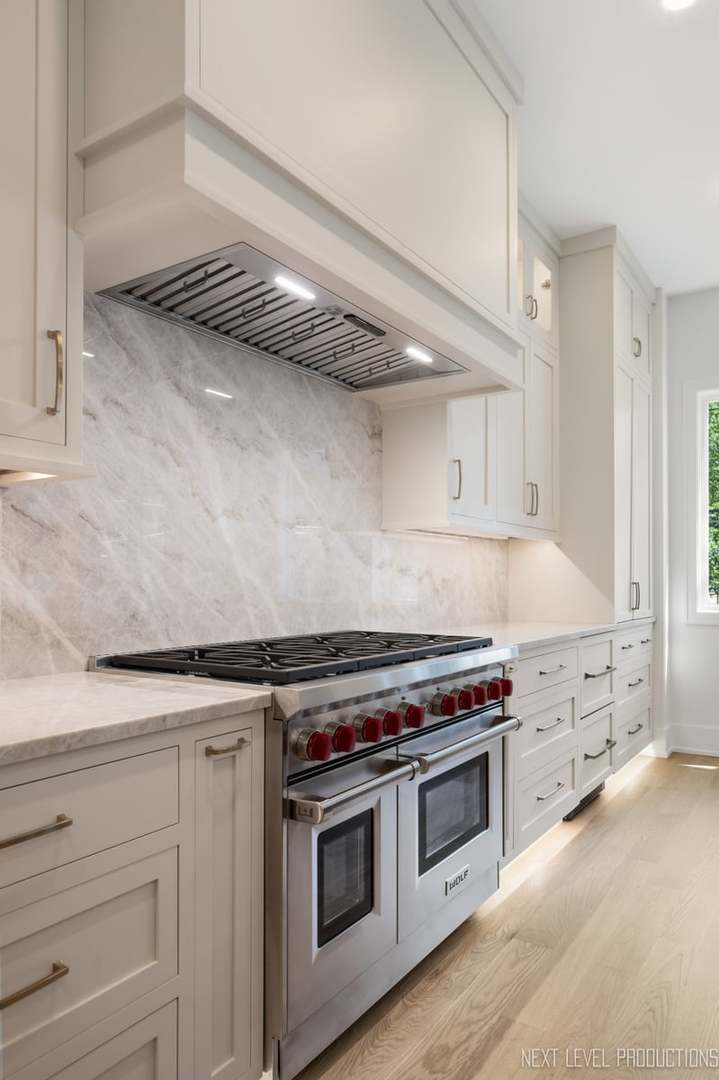664 N Webster Street Property Photo 17