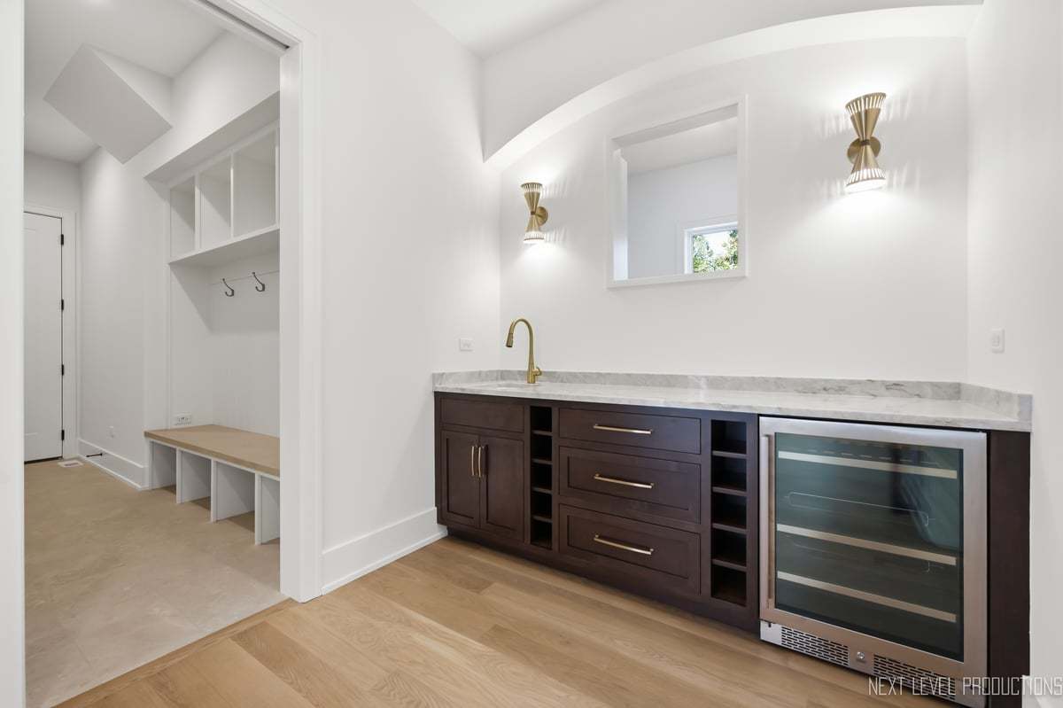 664 N Webster Street Property Photo 21
