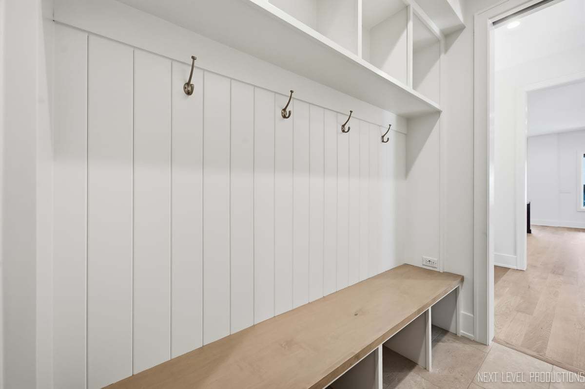 664 N Webster Street Property Photo 22