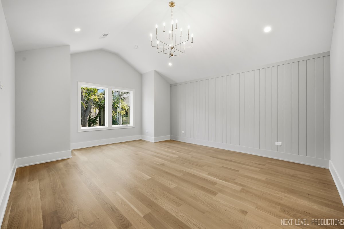 664 N Webster Street Property Photo 24