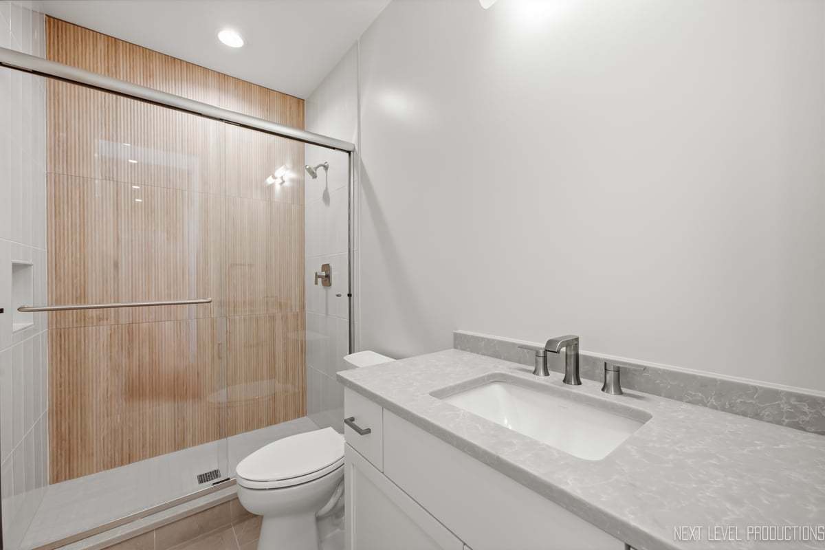 664 N Webster Street Property Photo 33