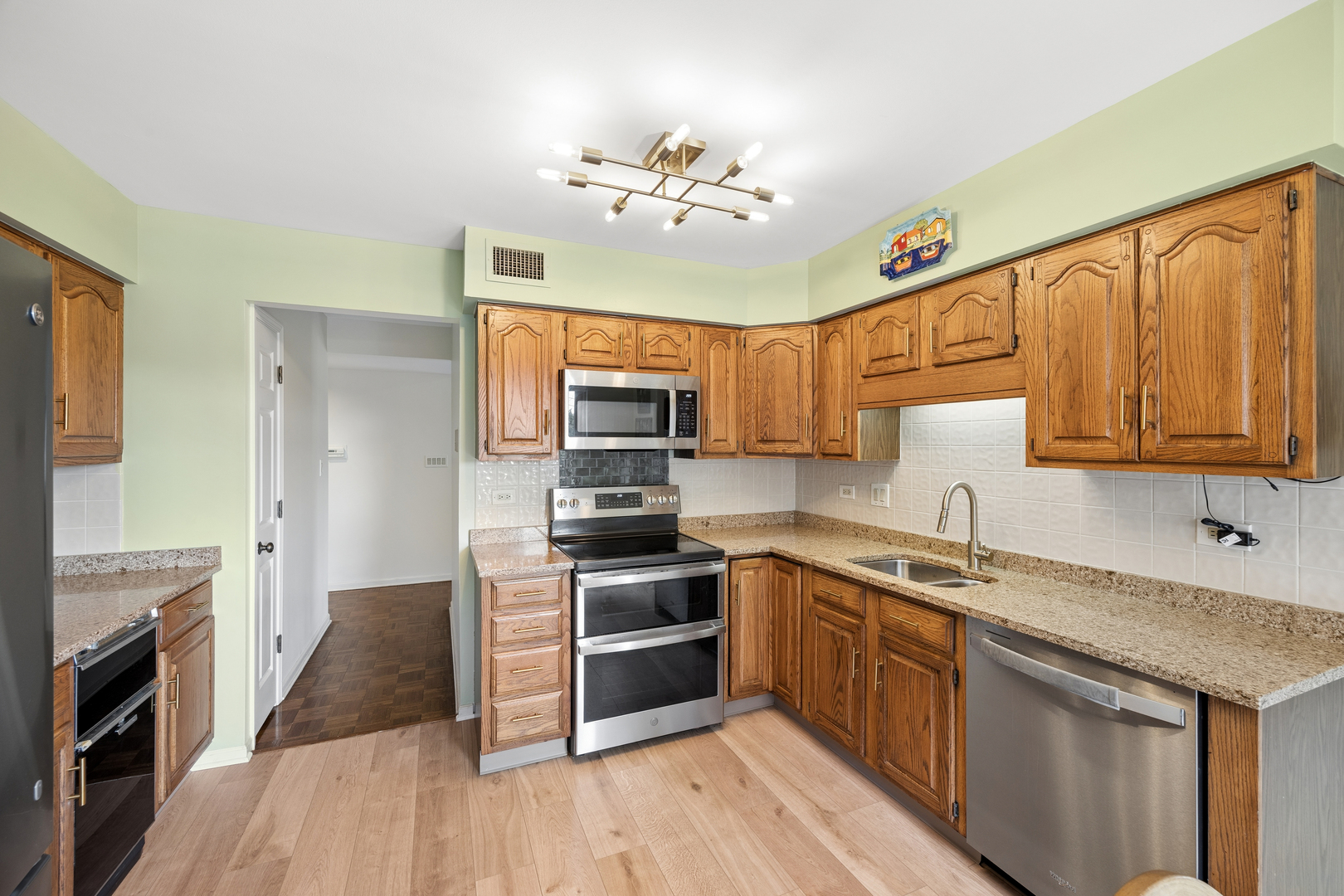7575 Lake Street 4b Property Photo 14
