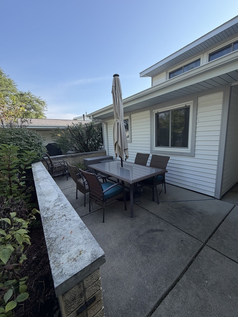 1125 Taunton Court Property Photo 4
