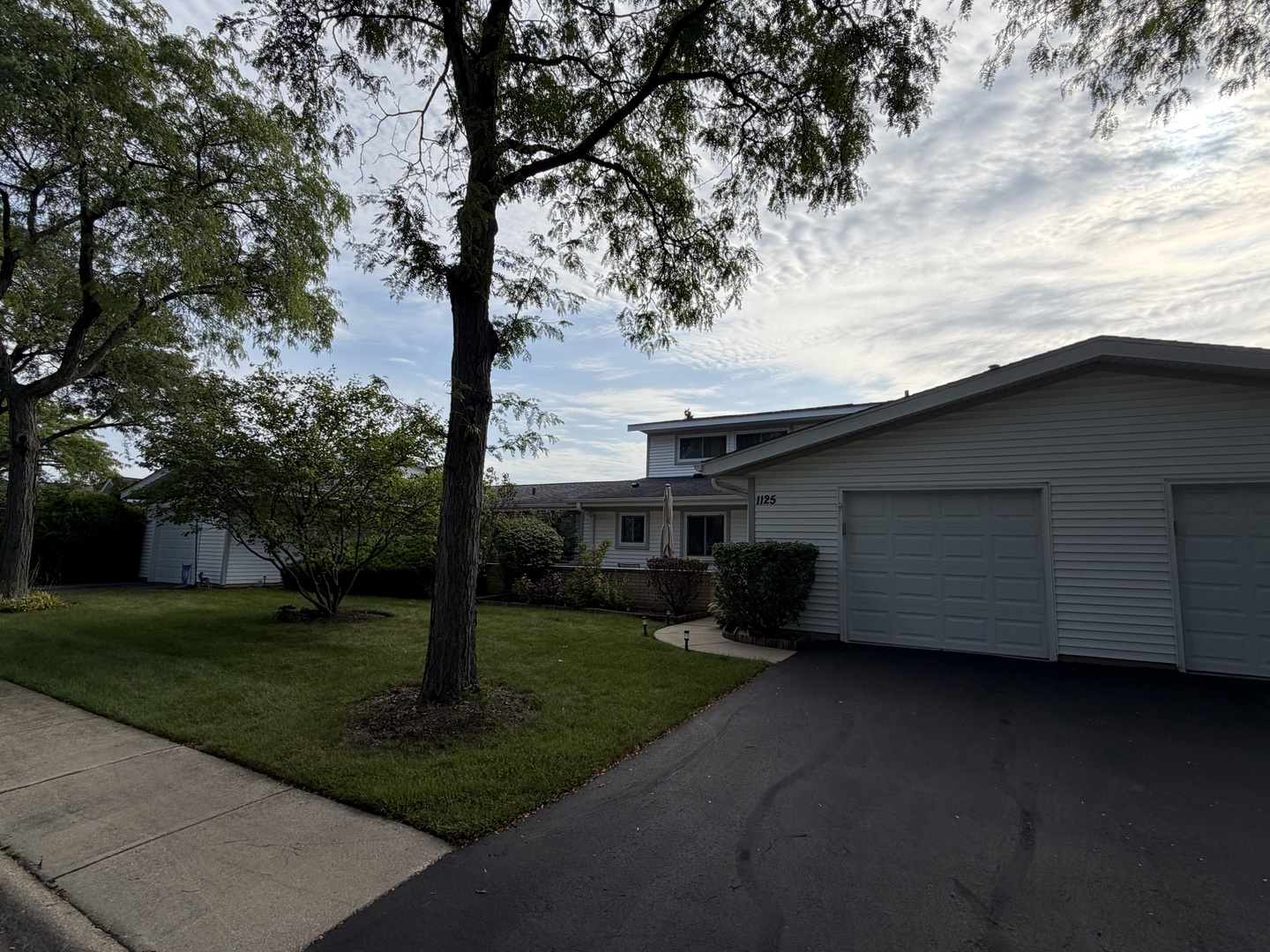 1125 Taunton Court Property Photo 6